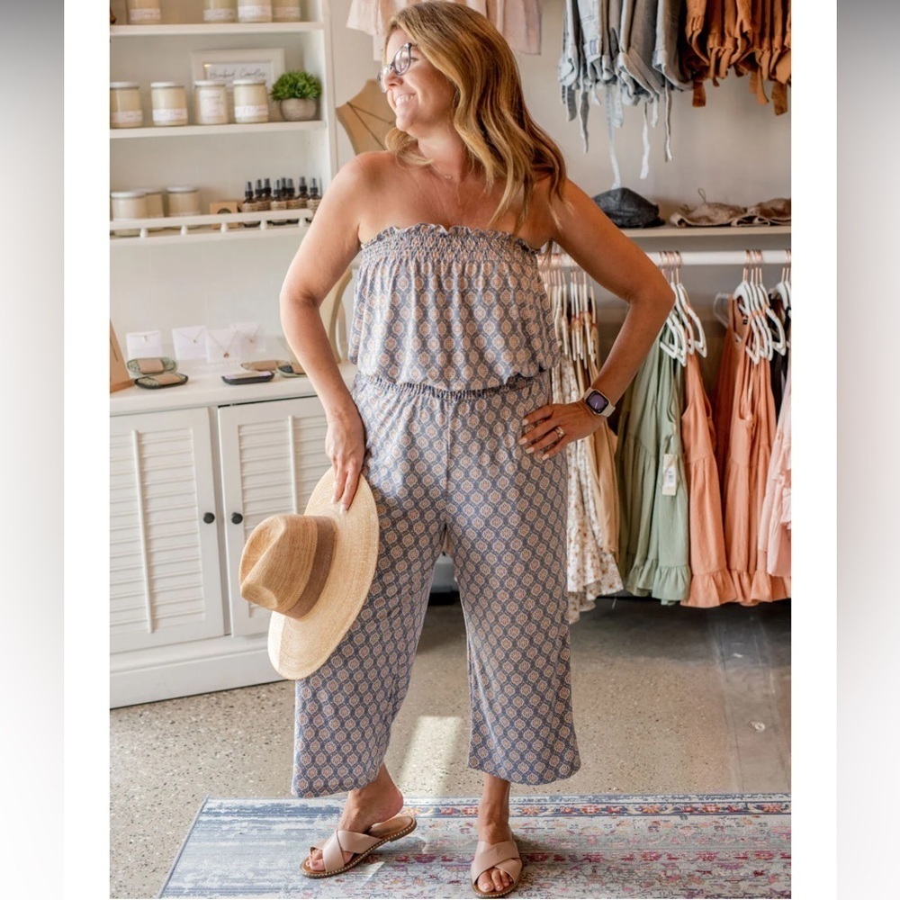 Gilli Women Size Medium Jumpsuit One‎ Piece Blue Halter Top Wide Leg Crop Pants